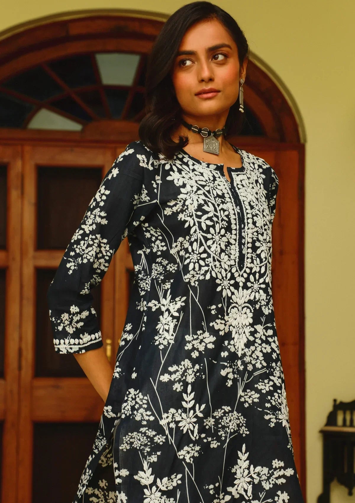 Zainab Chikankari Mulmul Straight Kurta
